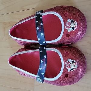Minnie Mouse crocs, size 6, euc